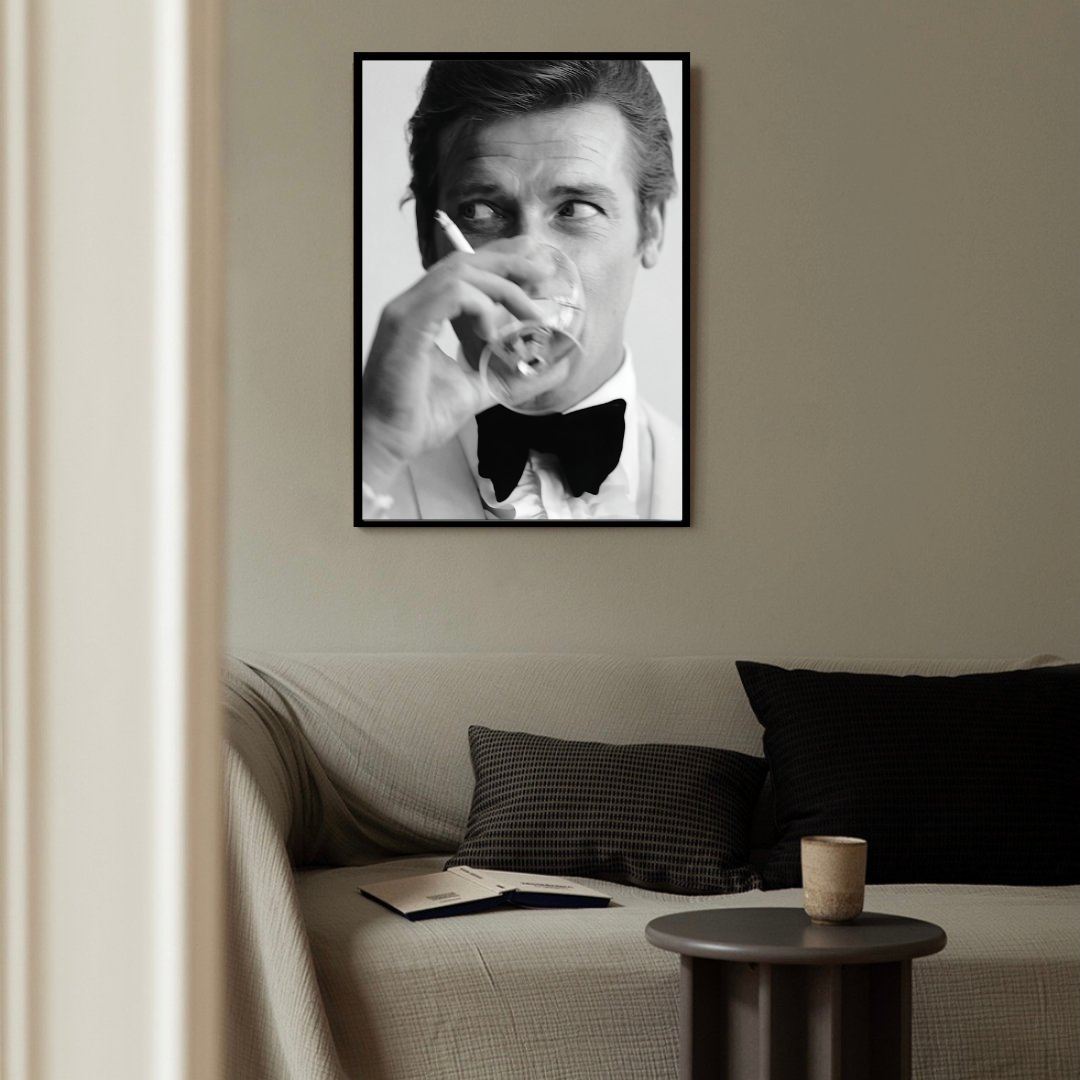 Roger Moore (James Bond) Poster Tablo